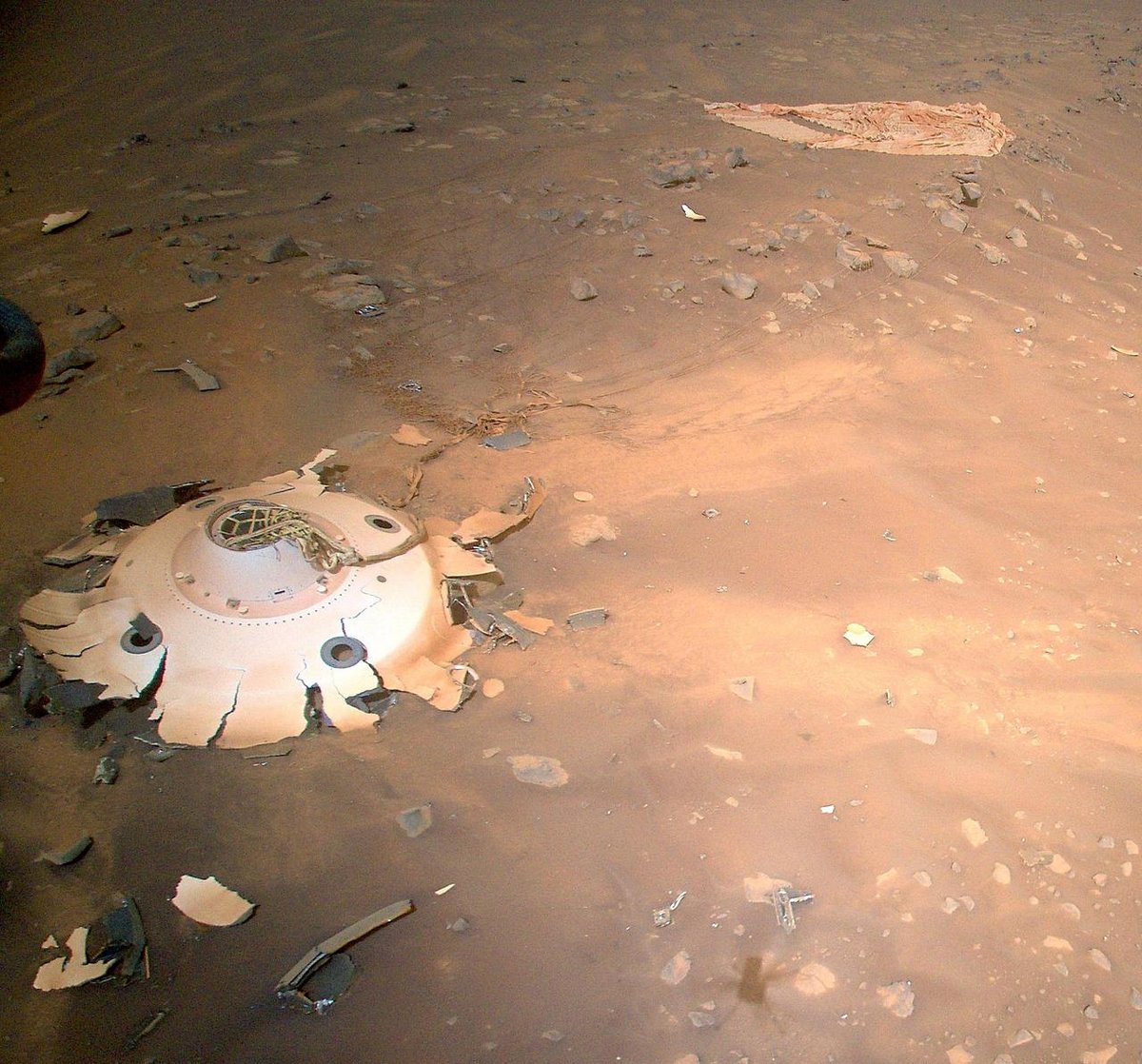 Mars Perseverance coque débris © NASA/JPL-Caltech