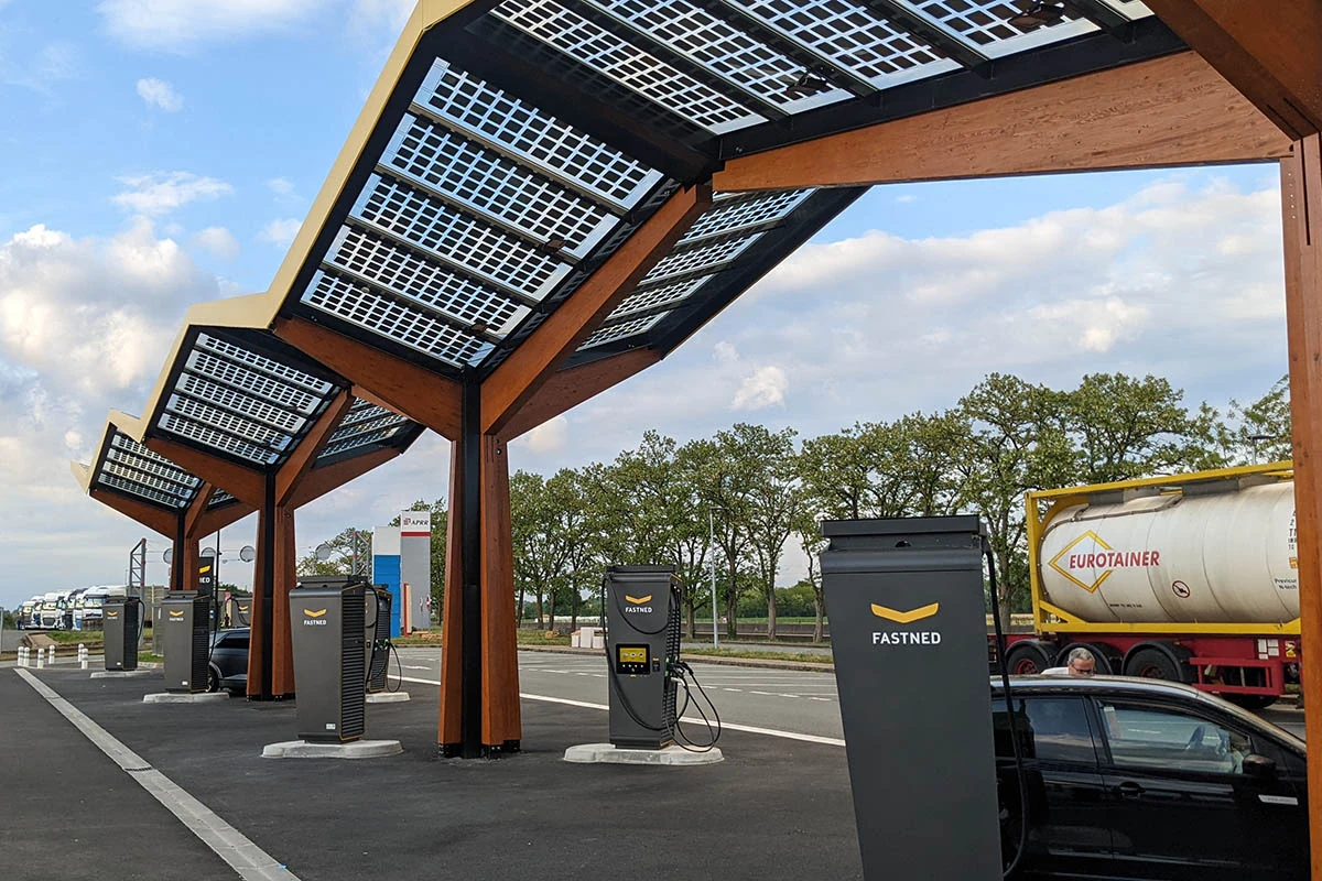 Test-bornes-recharge-Fastned © Soufyane Benhammouda pour Clubic