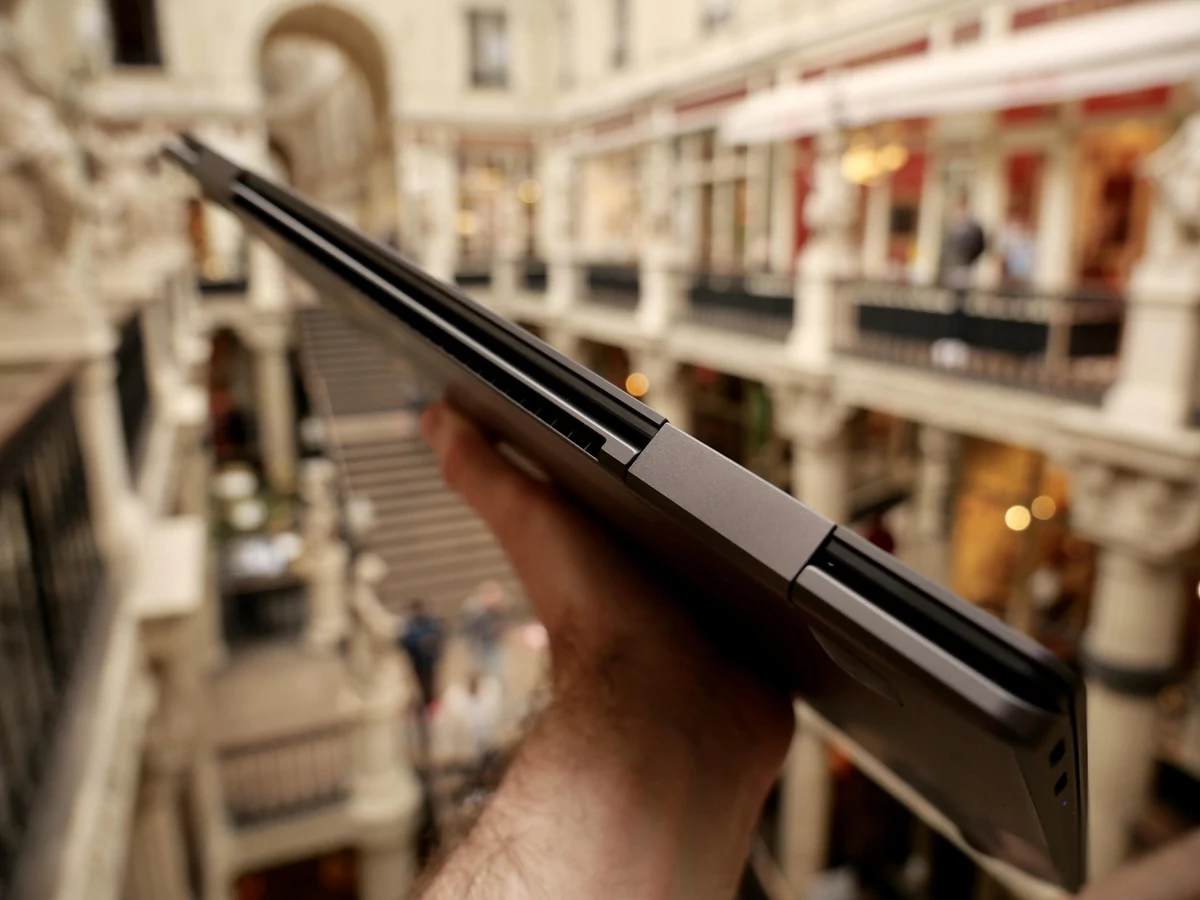 Samsung Galaxy Book 2 Pro 360-8 © © Nathan Le Gohlisse pour Clubic