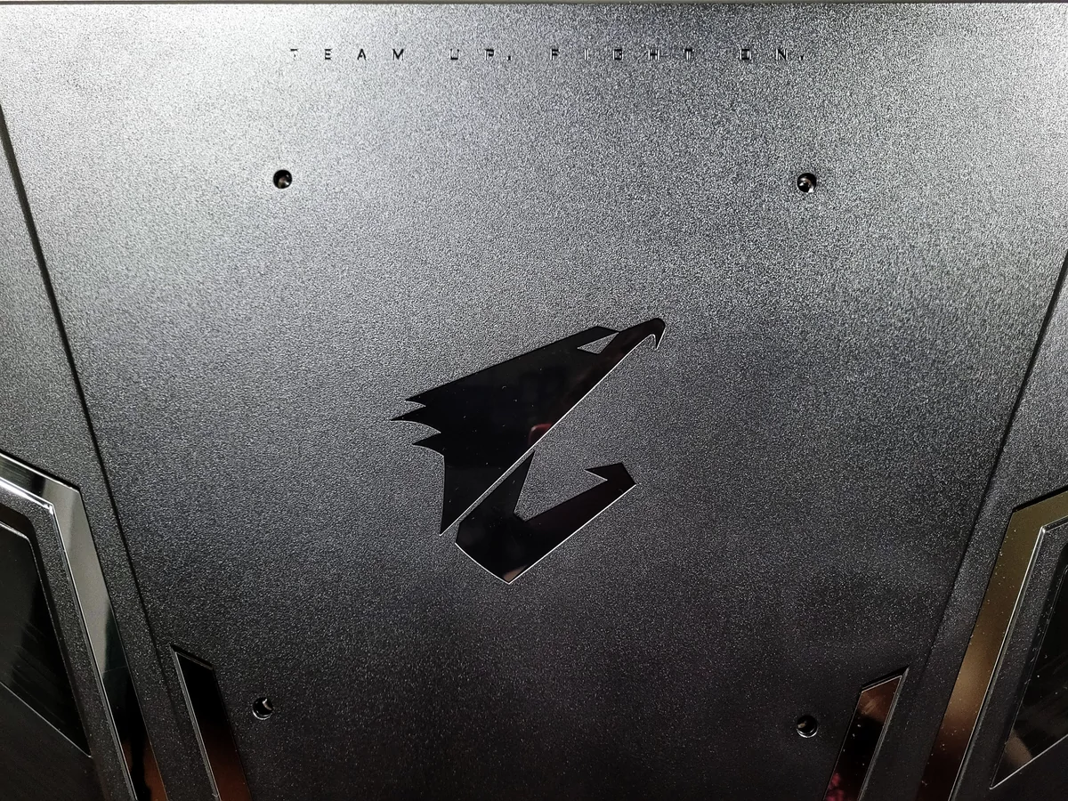 Test Gigabyte AORUS FV43U © Matthieu Legouge