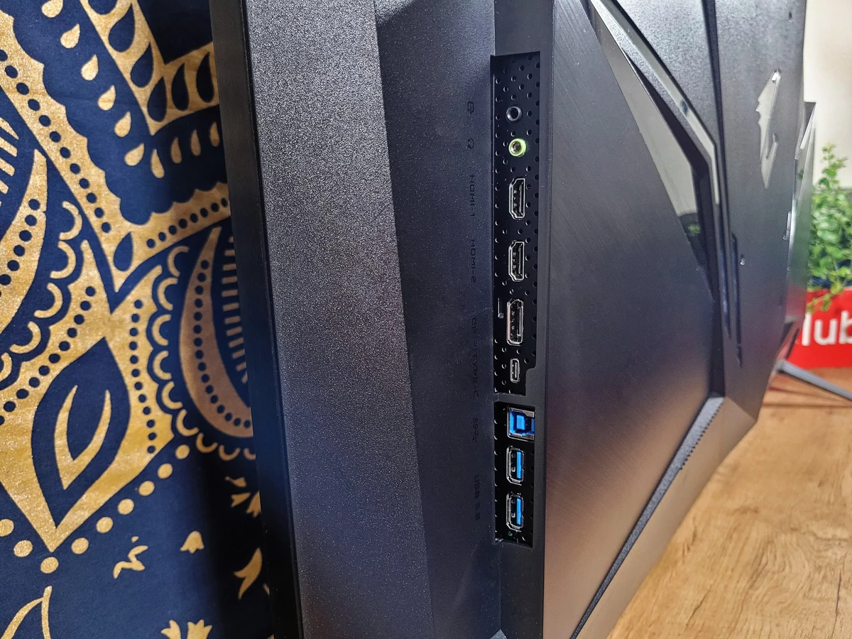 Test Gigabyte AORUS FV43U © Matthieu Legouge