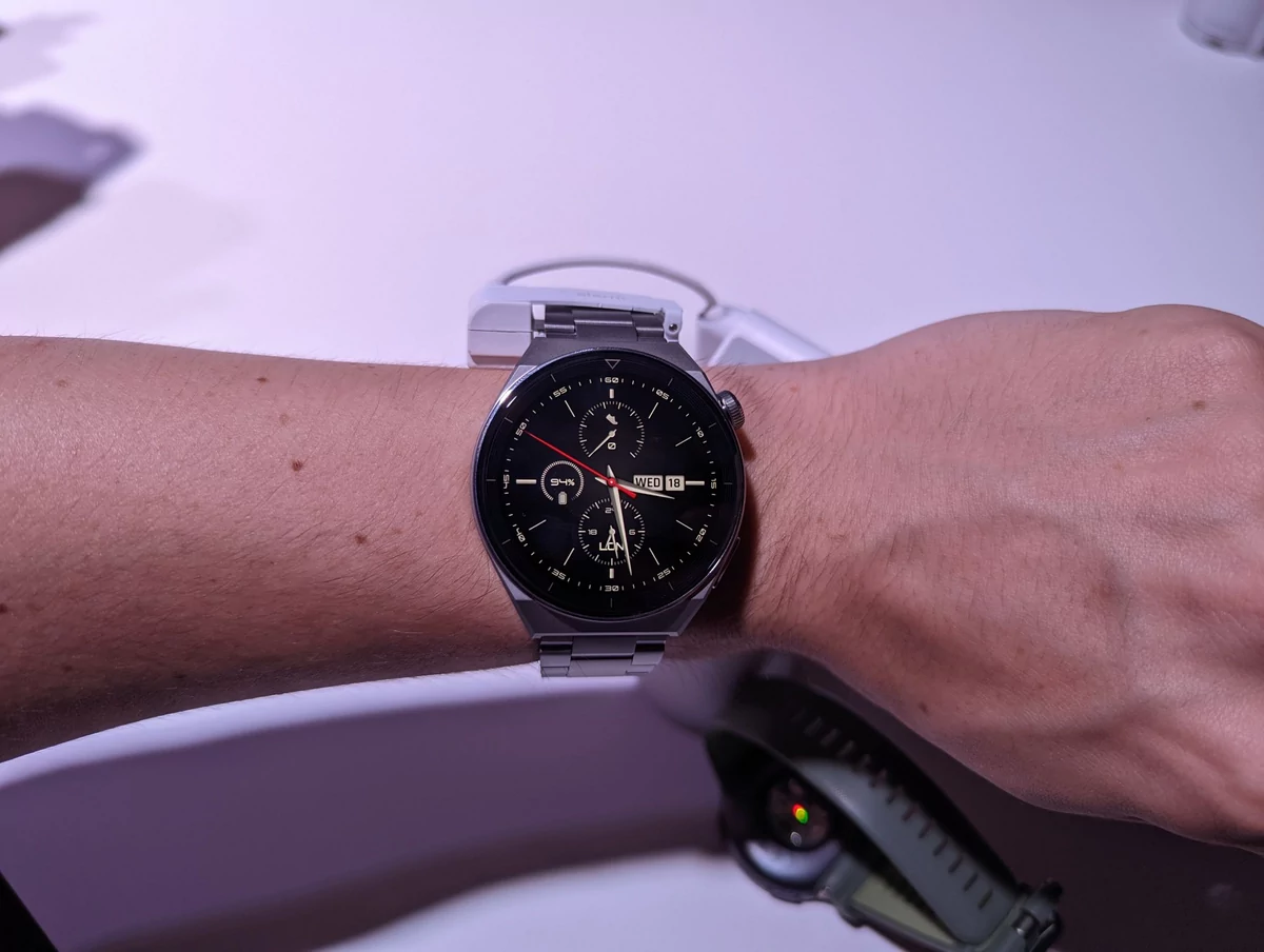 Huawei Watch GT3 Pro © © Nathan De Langhe pour Clubic