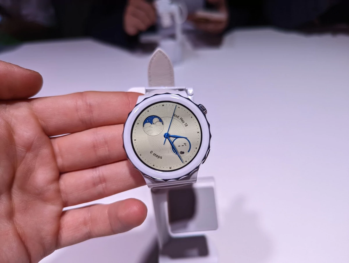 Huawei Watch GT3 Pro © © Nathan De Langhe pour Clubic