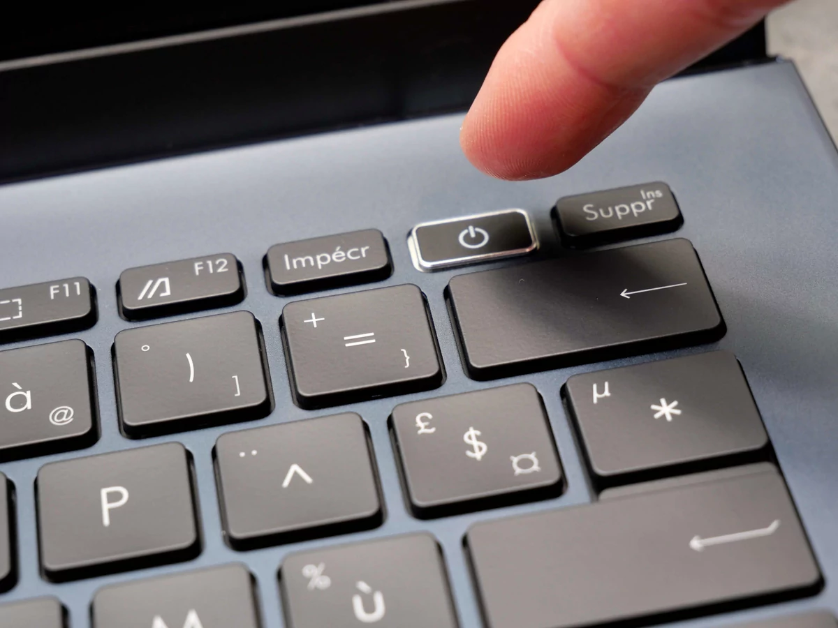 ASUS Zenbook 14 OLED-2 © © Nathan Le Gohlisse pour Clubic