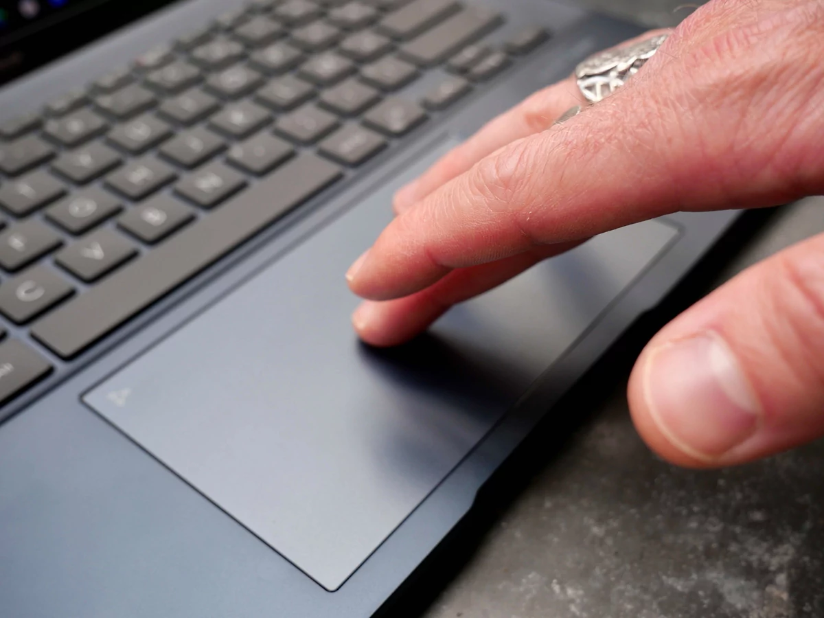 ASUS Zenbook 14 OLED-7 © © Nathan Le Gohlisse pour Clubic