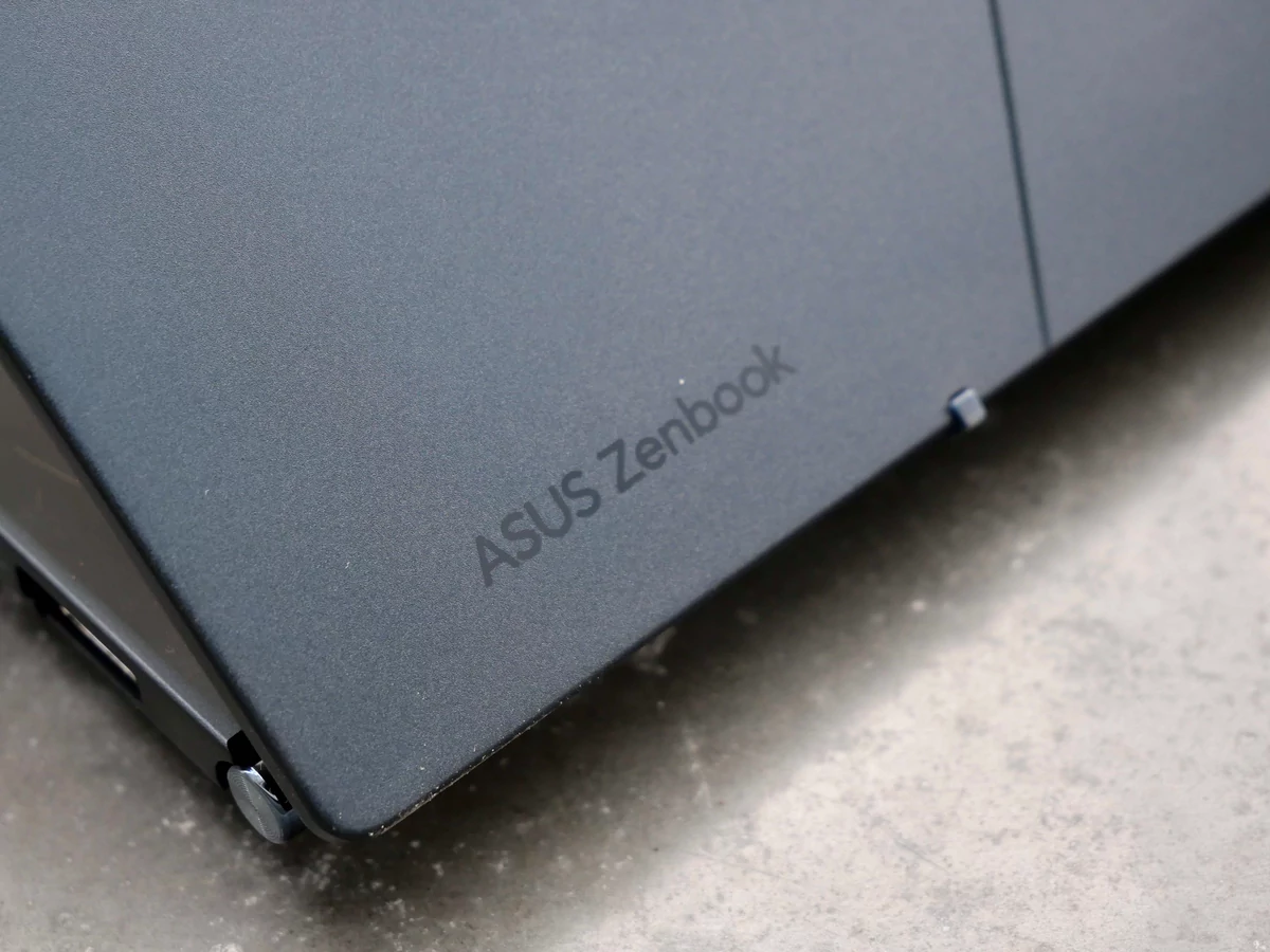 ASUS Zenbook 14 OLED-16 © © Nathan Le Gohlisse pour Clubic