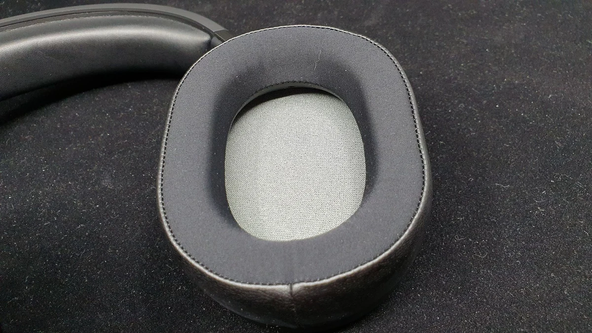 Corsair HS65 Surround © Nerces