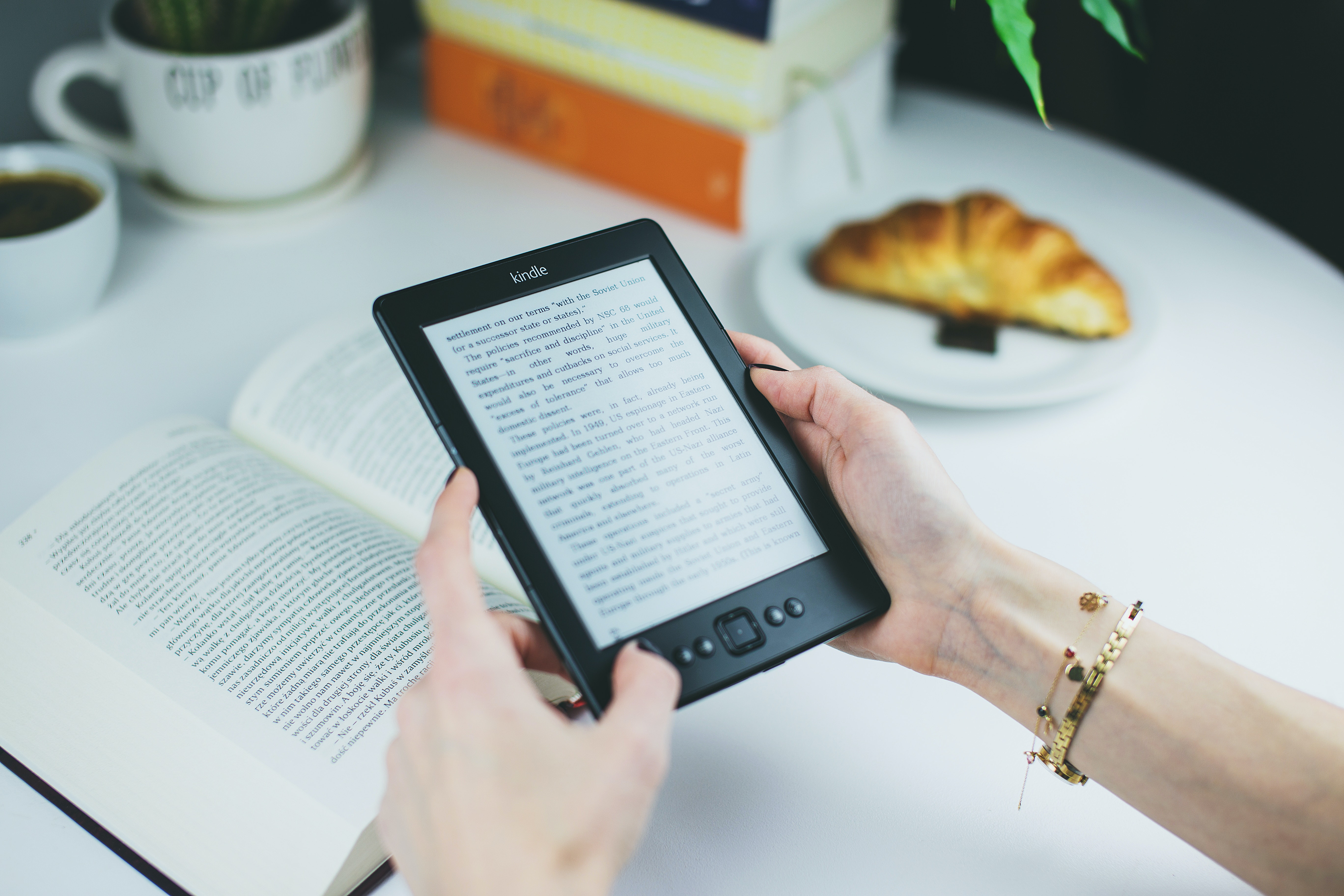 Test  Kindle (7e génération), liseuse basique la moins chère du  marché - Les Numériques
