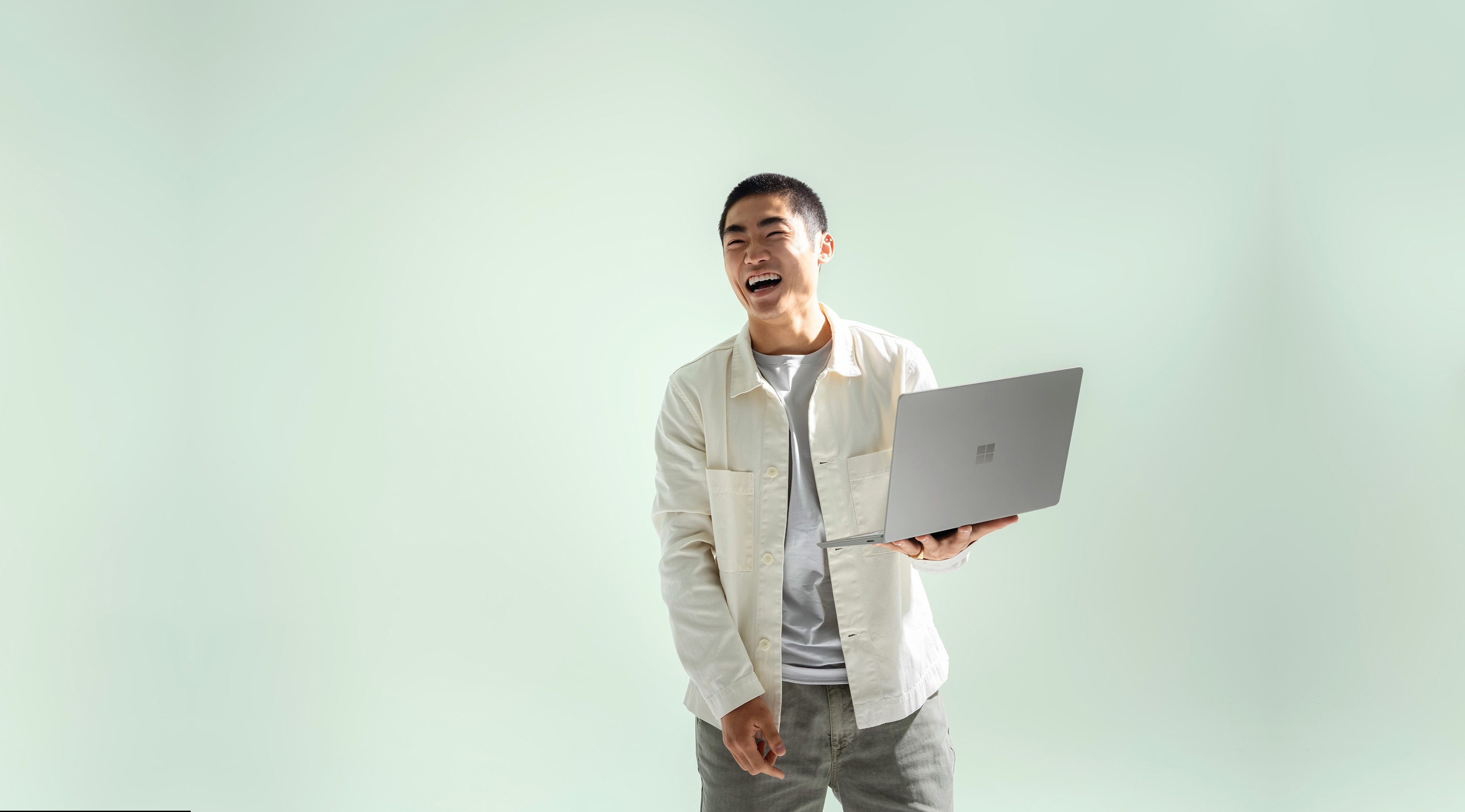 Microsoft dévoile le nouveau Surface Laptop Go 2, son PC portable à prix très accessible