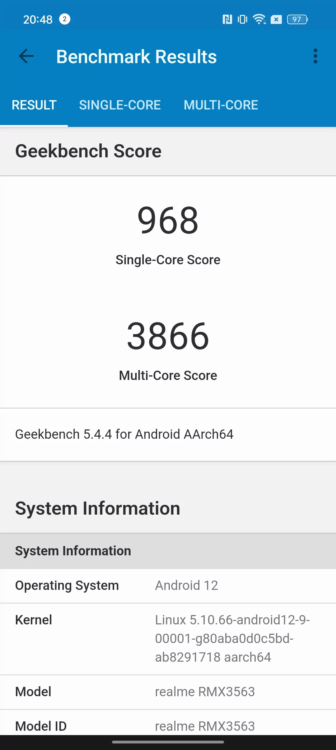 realme GT Neo 3 © © Marc Mitrani pour Clubic