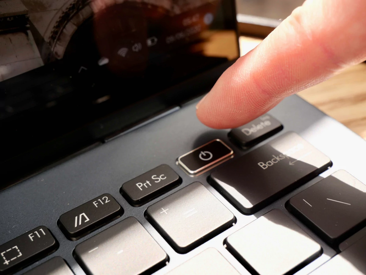 Asus Zenbook S13 OLED-8 © © Nathan Le Gohlisse pour Clubic
