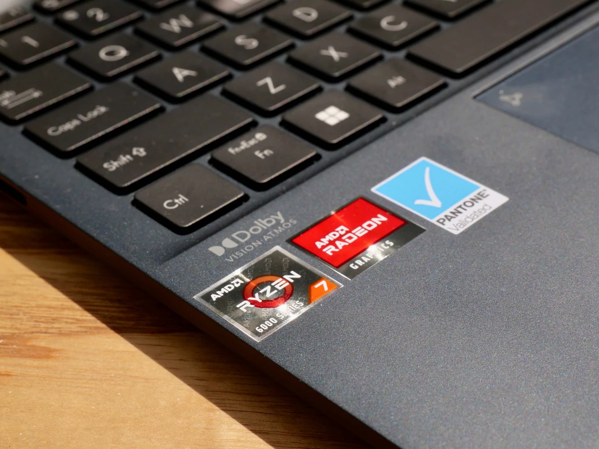 Asus Zenbook S13 OLED-9 © © Nathan Le Gohlisse pour Clubic