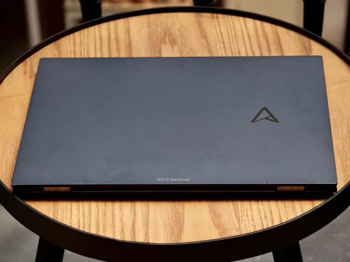 Asus Zenbook S13 OLED-14 © © Nathan Le Gohlisse pour Clubic