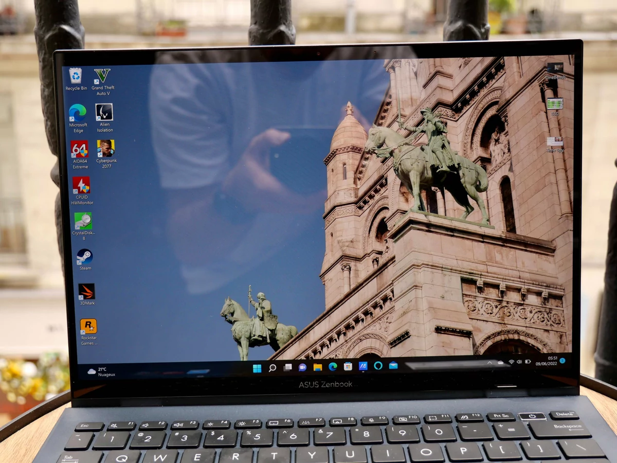 Asus Zenbook S13 OLED-15 © © Nathan Le Gohlisse pour Clubic