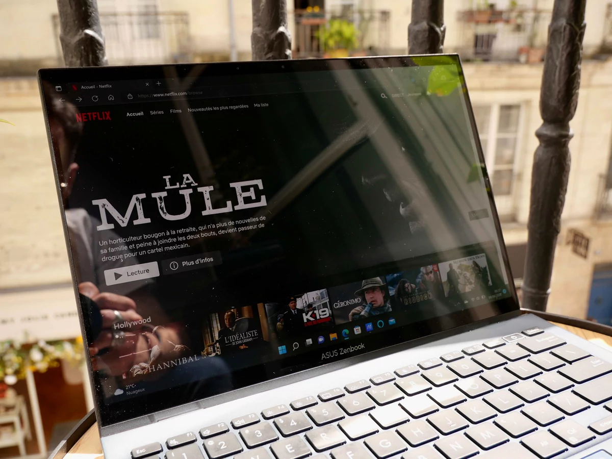 Asus Zenbook S13 OLED-&è © © Nathan Le Gohlisse pour Clubic