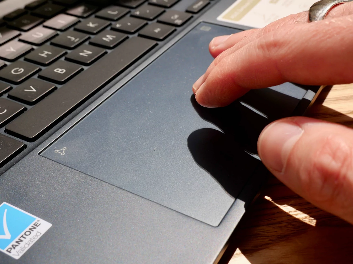 Asus Zenbook S13 OLED-19 © © Nathan Le Gohlisse pour Clubic