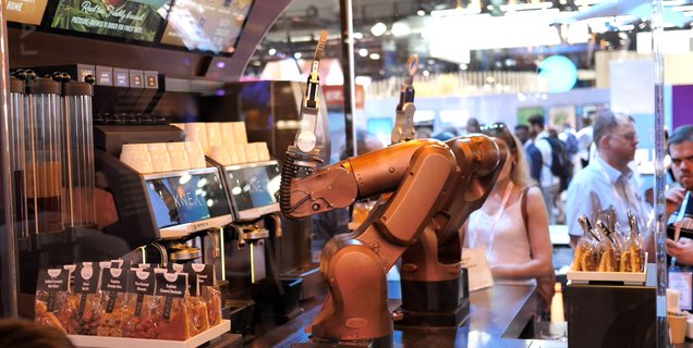 Knext, le robot barista de demain qui fait saliver tout VivaTech