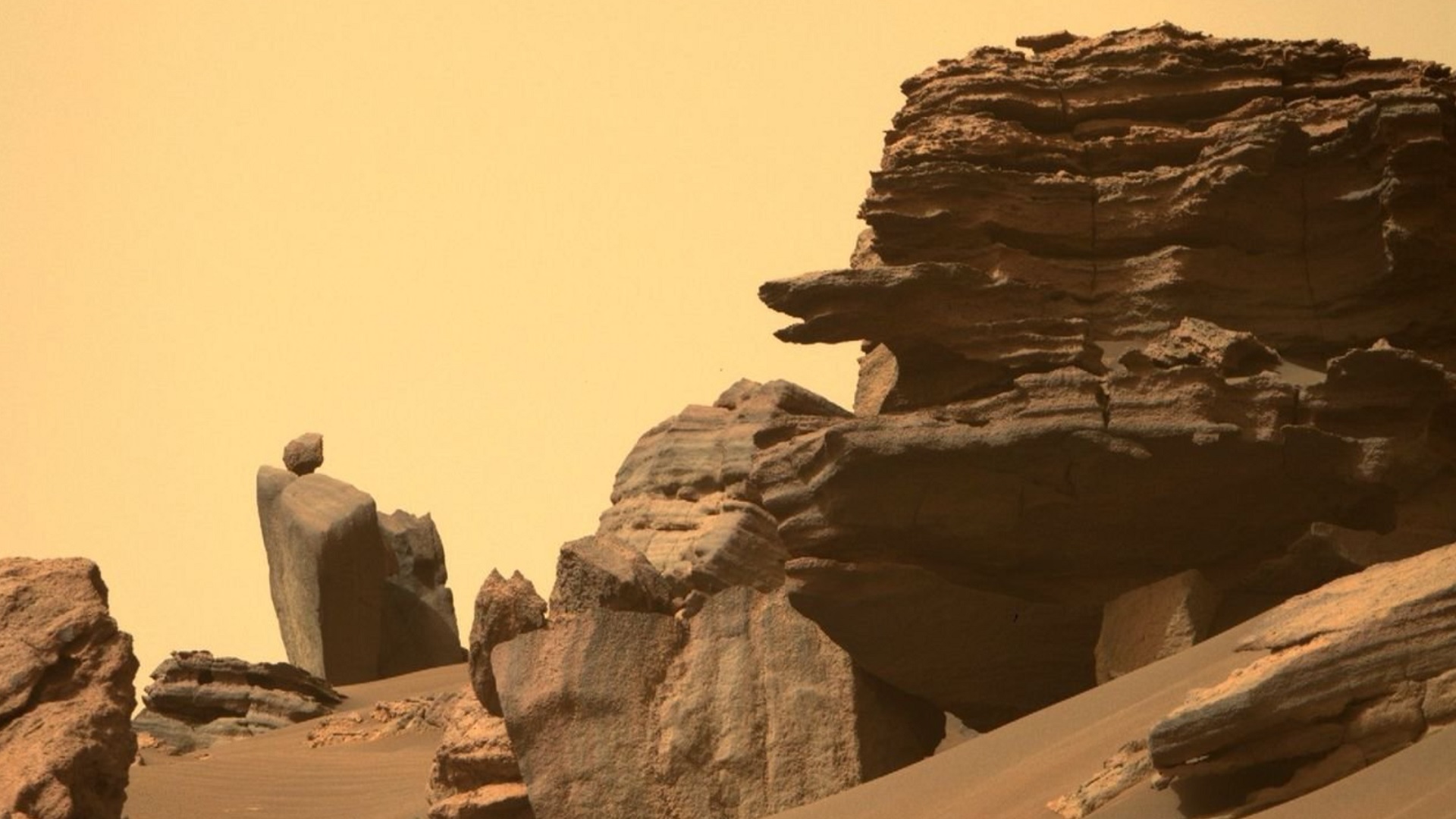 Un étrange rocher observé par le rover Perseverance sur Mars