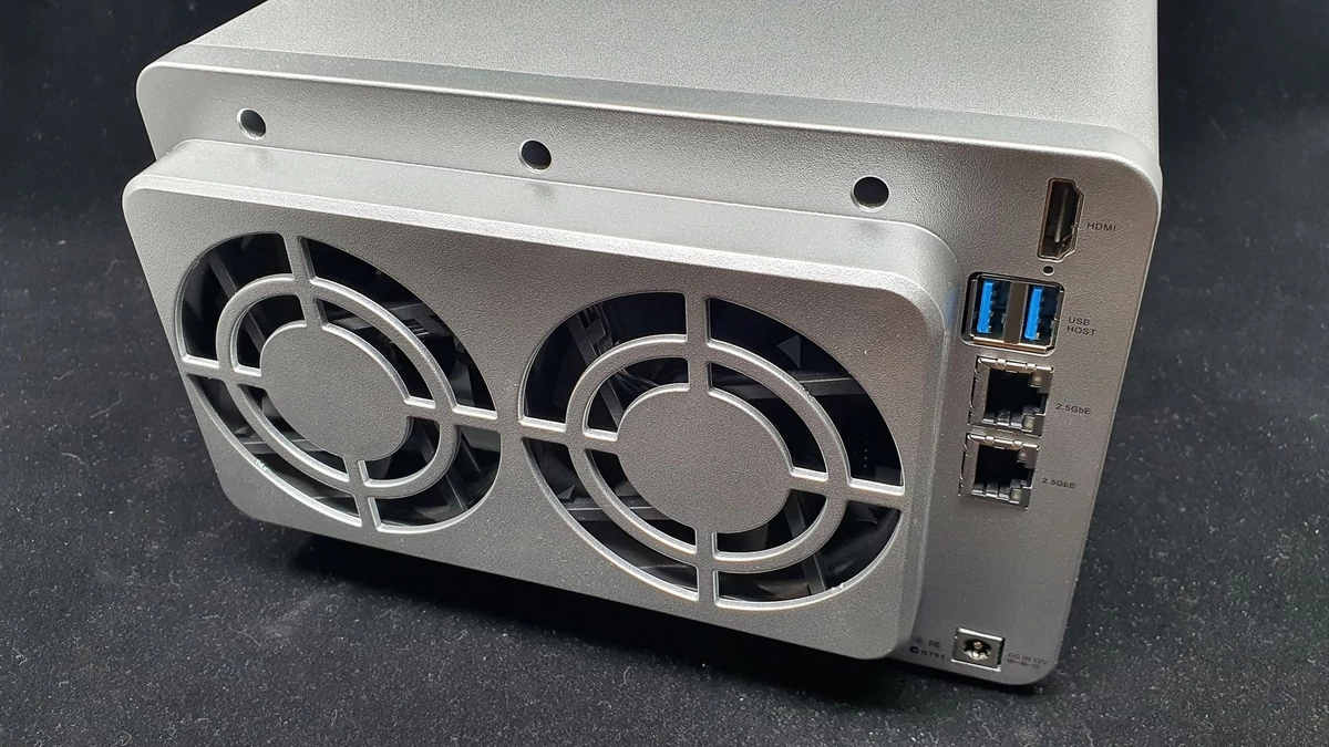 TerraMaster F4-423 © Nerces