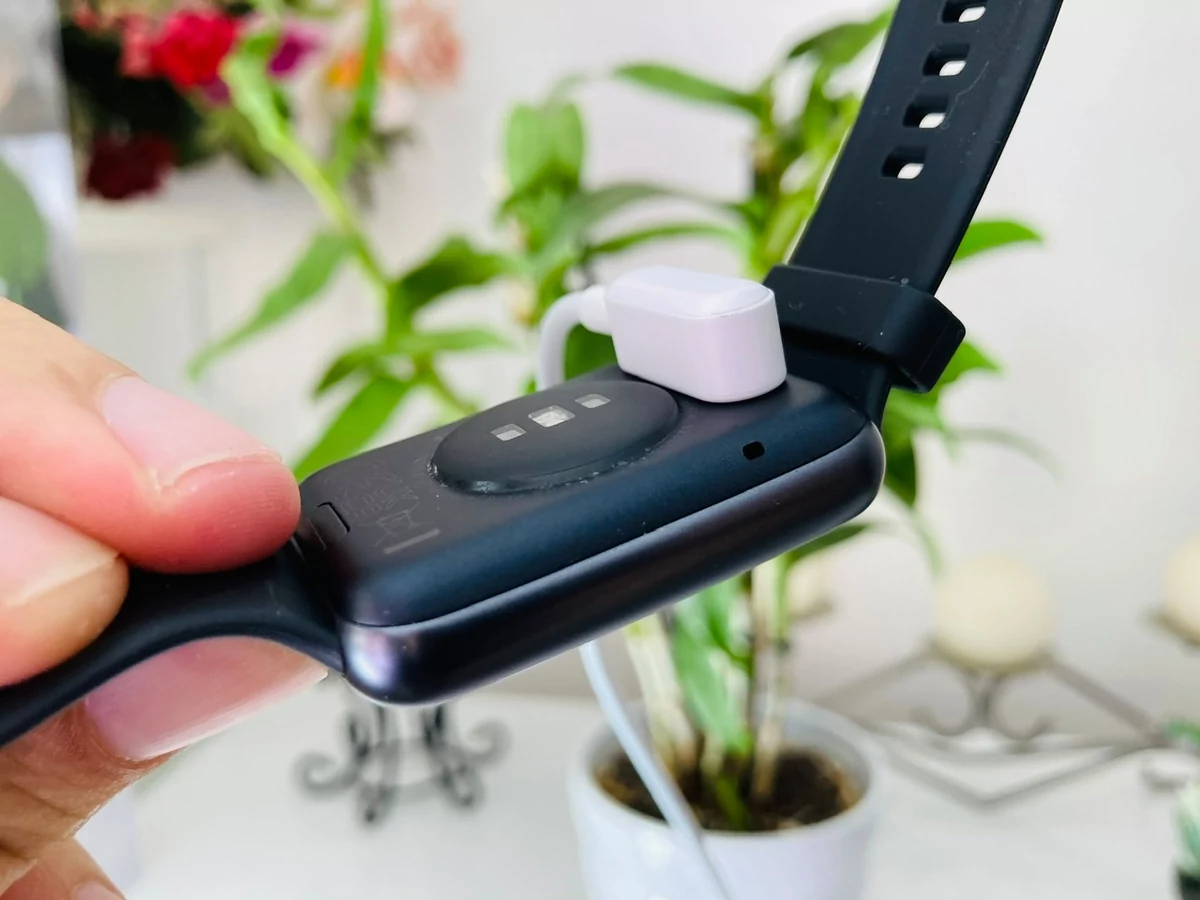 Watch Fit 2 - Chargeur © Johan Gautreau