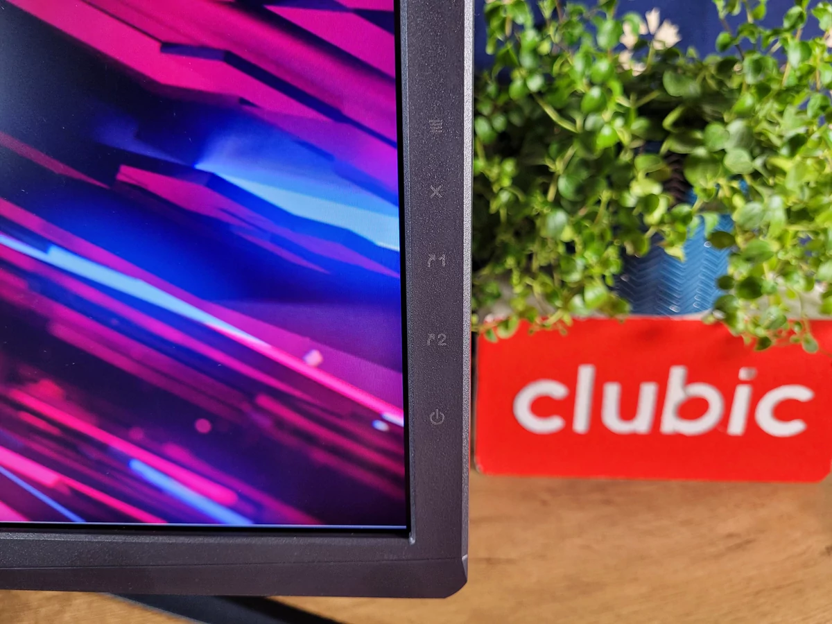 Test Asus ROG Strix XG27UQR © Matthieu Legouge