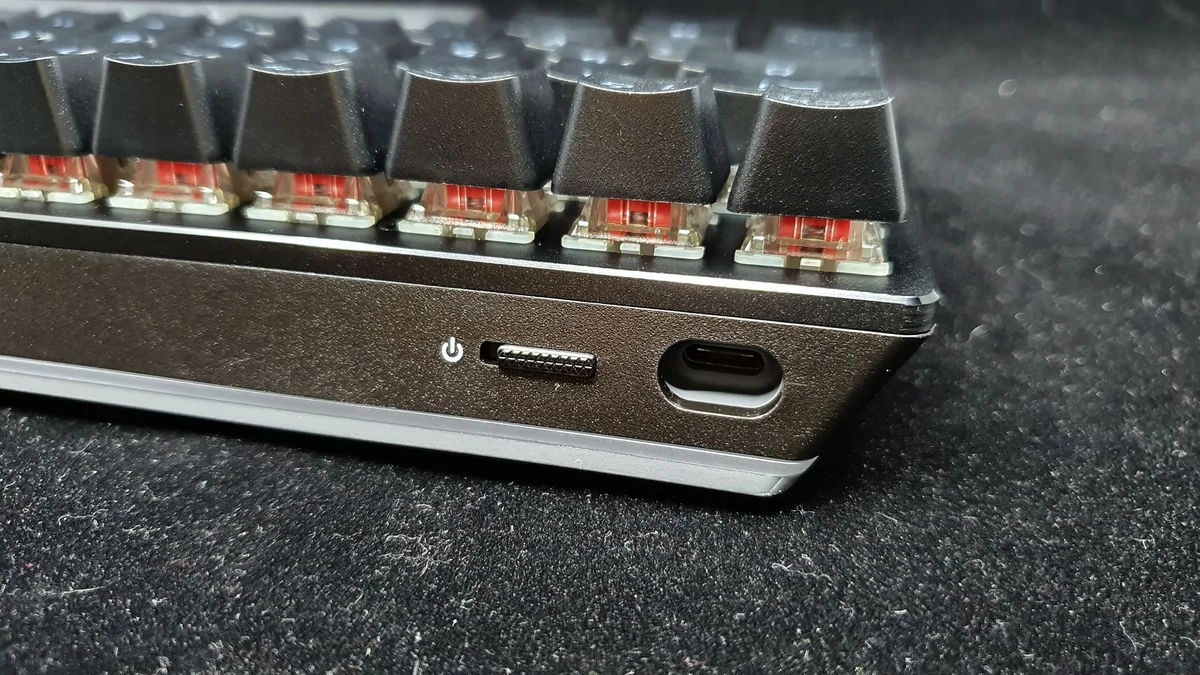 Corsair K70 Pro Mini Wireless © Nerces