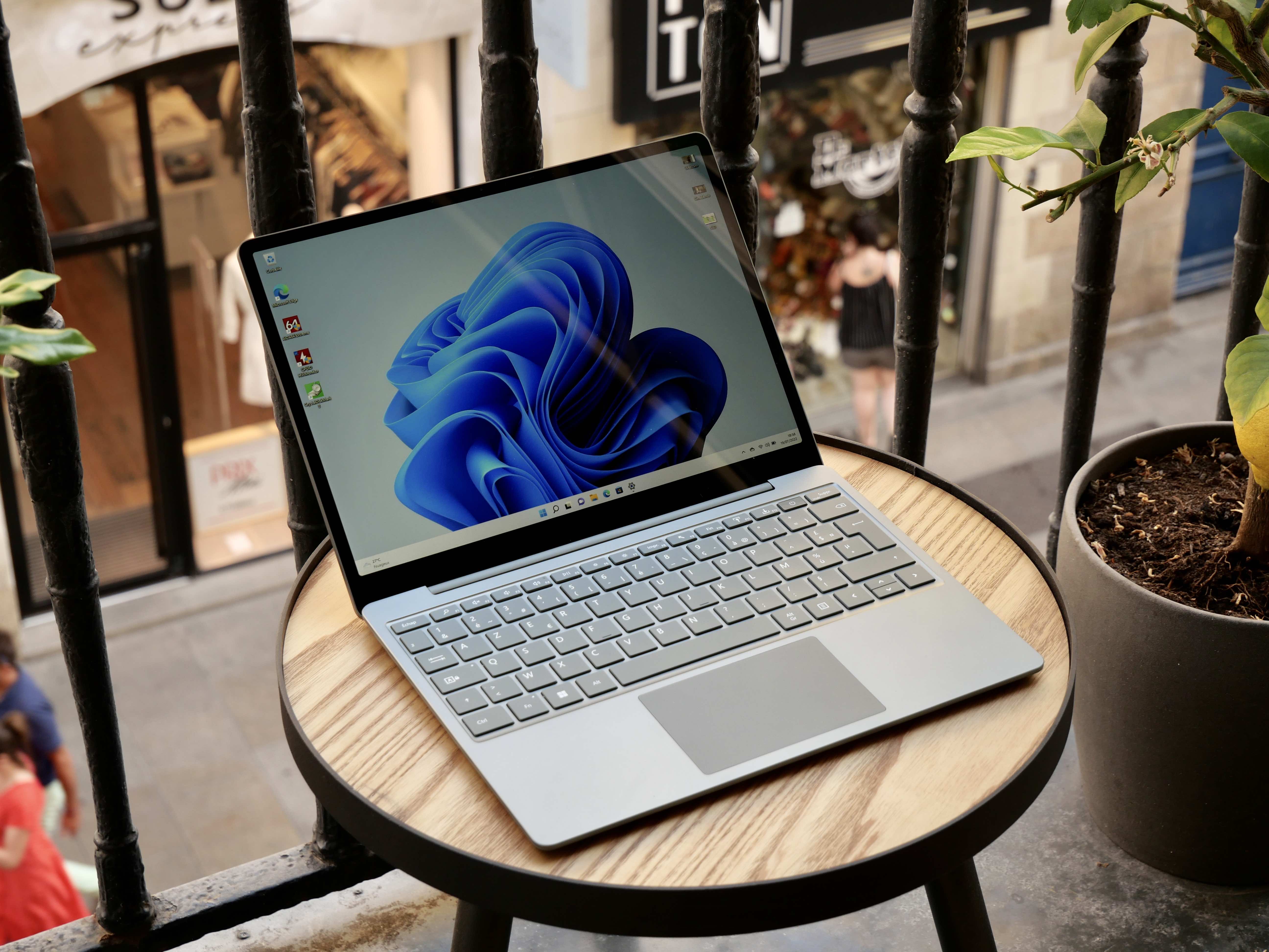 Surface Laptop Go 2 : Ordinateur portable léger à écran tactile