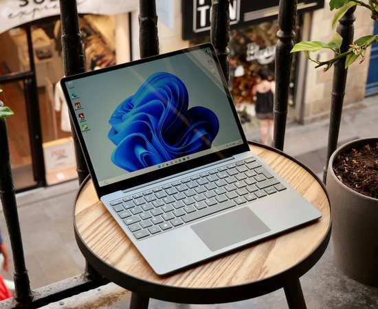 Microsoft Surface Laptop Go 2 (2022)