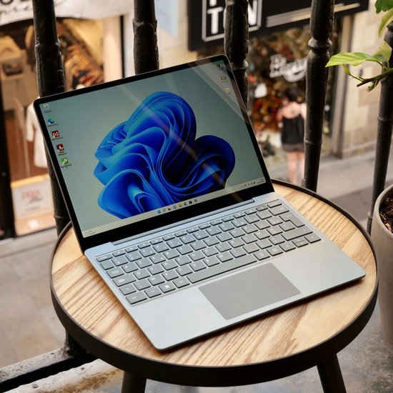 Microsoft Surface Laptop Go 2 (2022)
