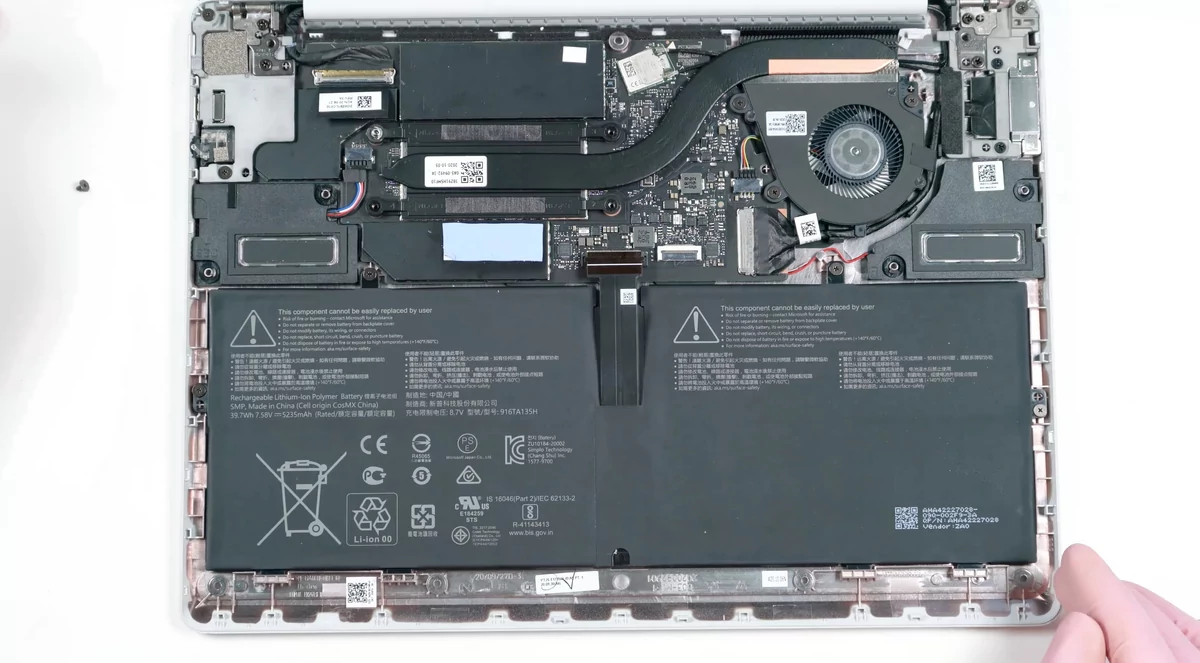 Microsoft Surface Laptop Go 2-24 © © Geek Squirrel