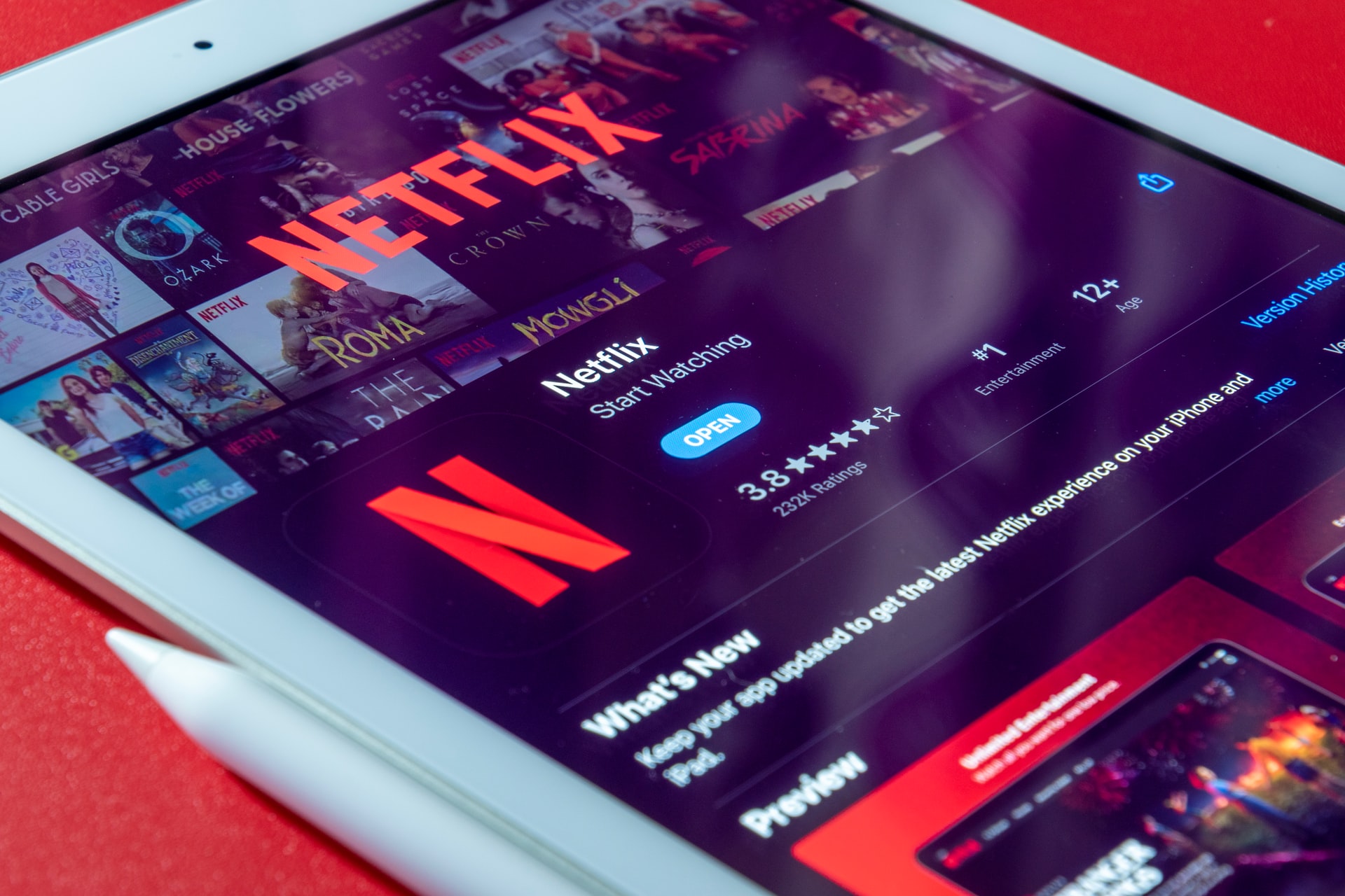 L'offre Netflix moins chère avec pub prend bien en France