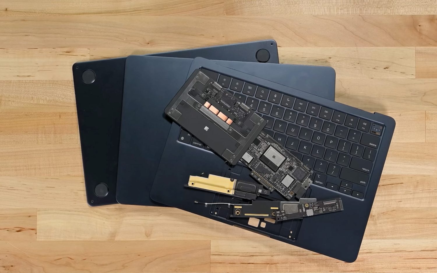 iFixit démonte le MacBook Air M2, vous serez surpris de voir ce qu'il y a à l'intérieur