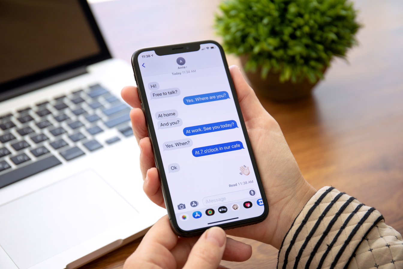 Les nudes seront désormais floutés dans iMessage sur iOS 16