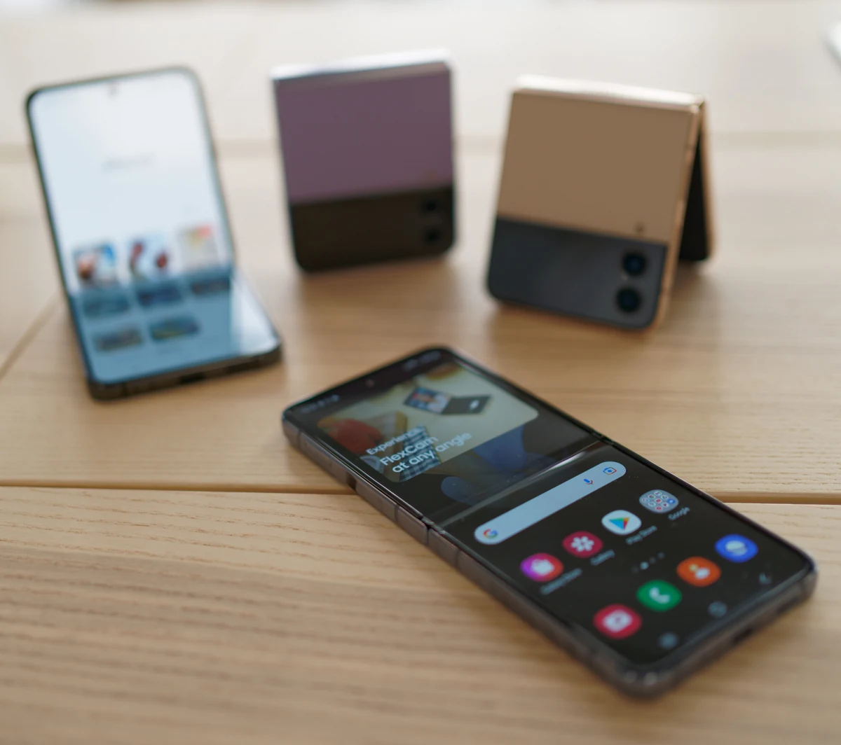 Samsung Officialise Ses Galaxy Z Flip 4 Et Z Fold 4 Une Evolution En Douceur Samsung Officialise Ses Galaxy Z Flip 4 Et Z Fold 4 Une Evolution En Douceur