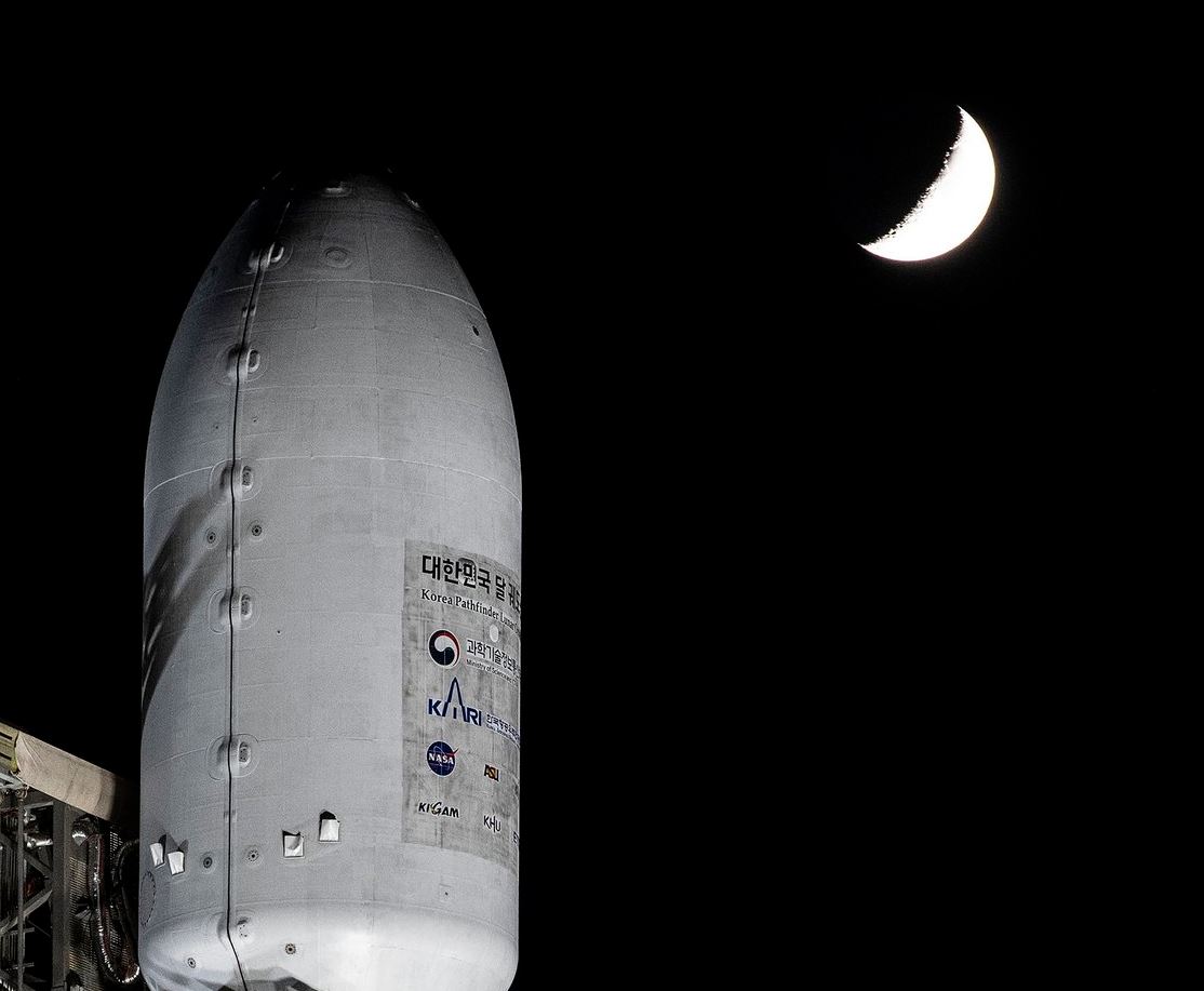 Un petit trajet entre la Terre et la Lune... Crédits : SpaceX