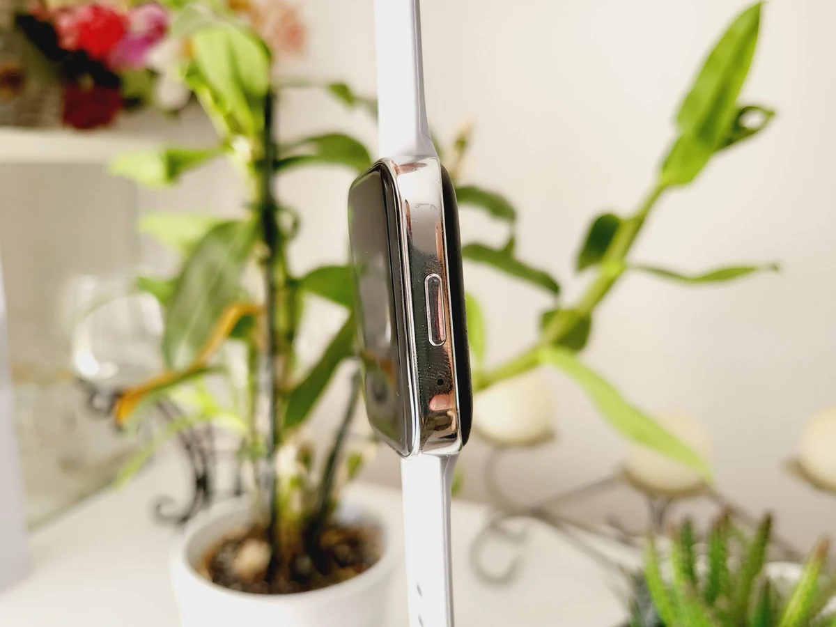 realme Watch 3 - Bouton © Johan Gautreau