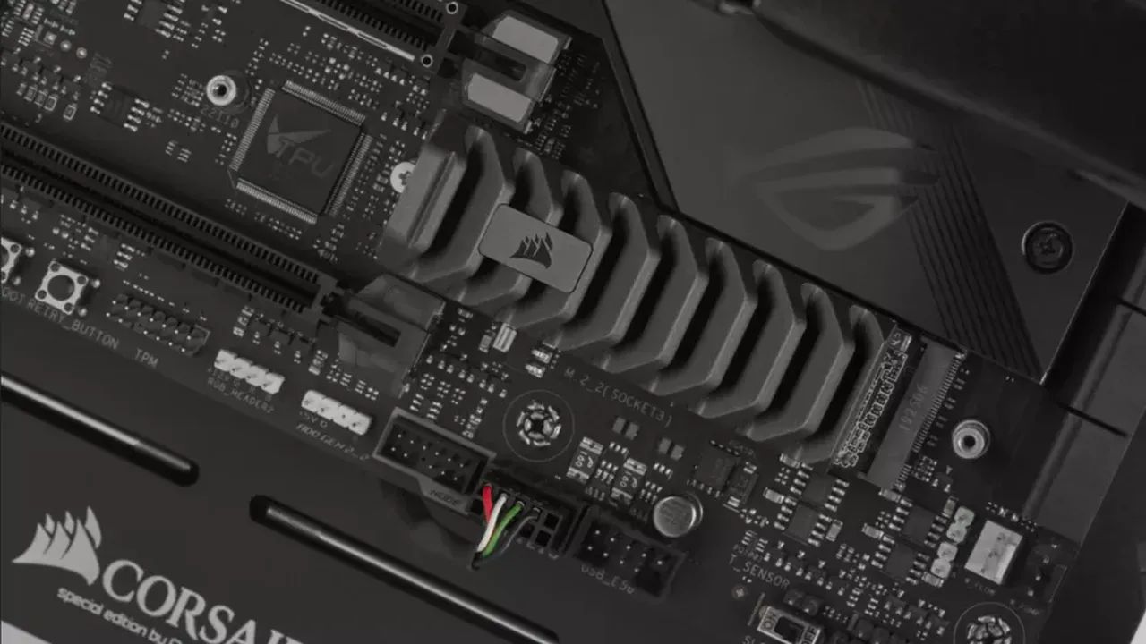 MP700 : Corsair confirme son premier SSD PCIe 5.0 avant de retirer la vidéo