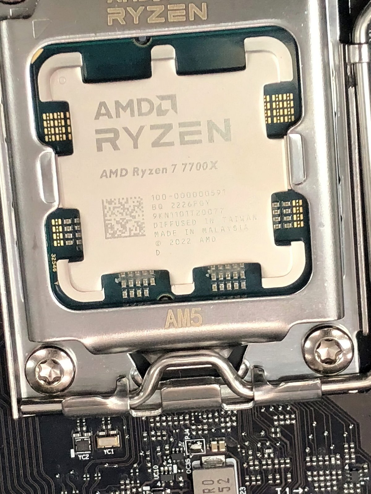 AMD Ryzen 7 7700X © WCCFTech