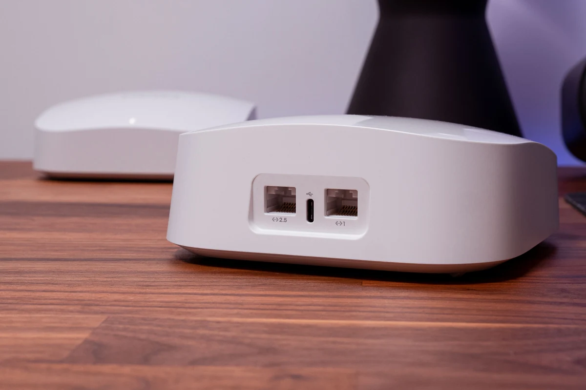 Eero Pro 6E Wi-Fi arrière © Édouard Patout