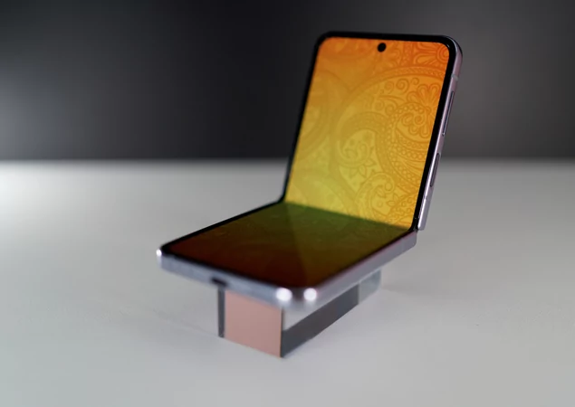 Samsung Galaxy Z Flip 4