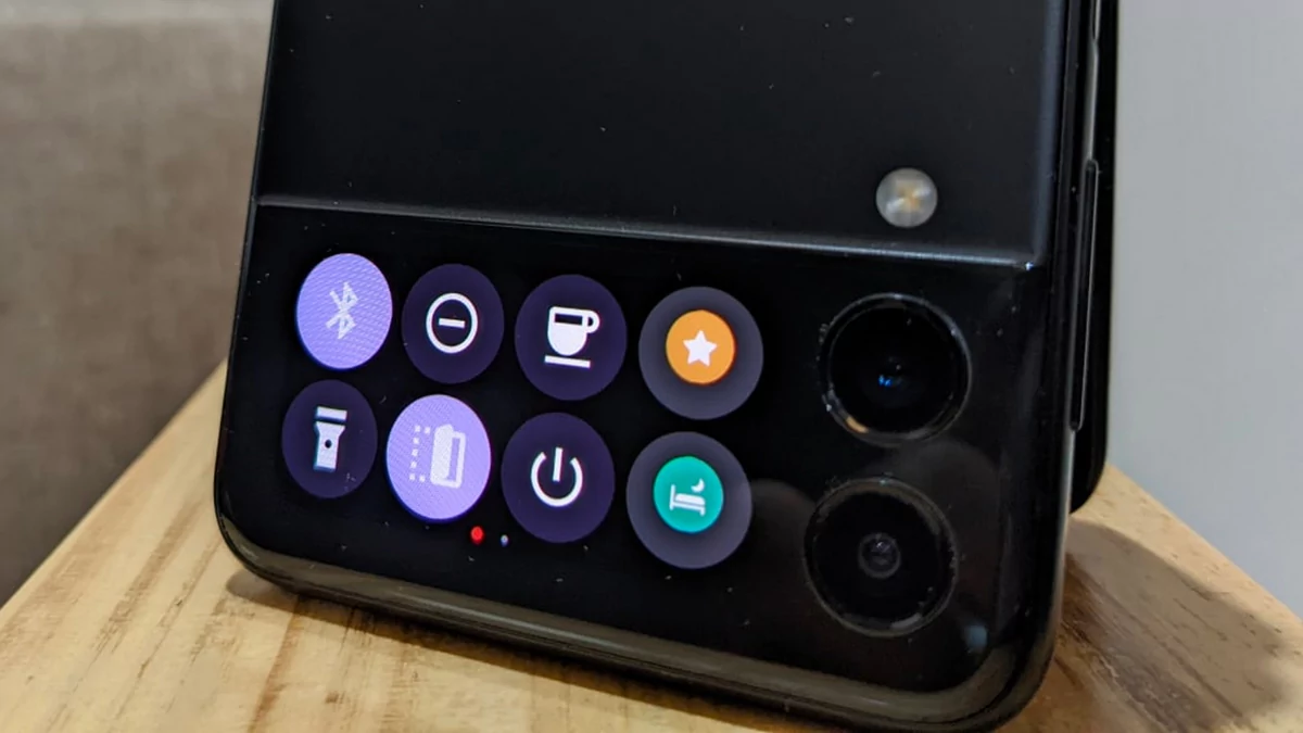 Cover Screen OS