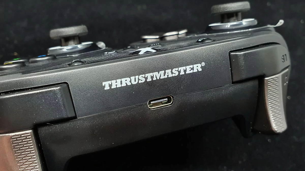 Thrustmaster eSwap S Pro Controller © Nerces