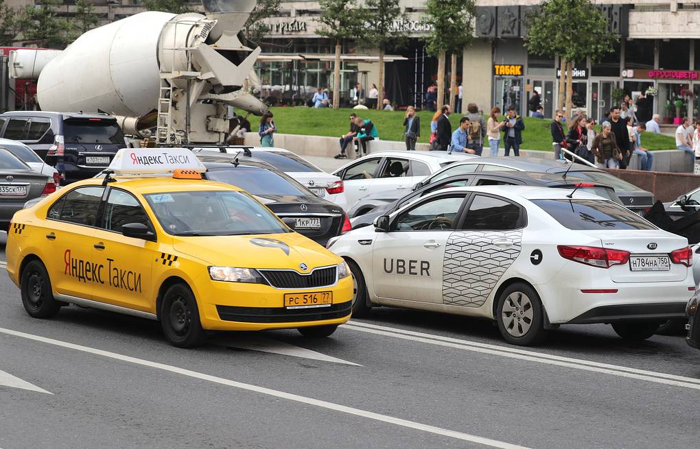 Des pirates se revendiquant d'Anonymous créent un embouteillage de taxis à Moscou