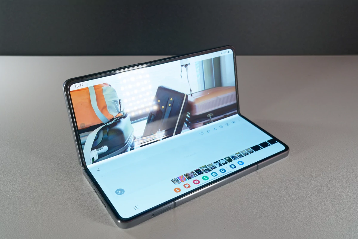 Samsung Galaxy Z Fold 4 © © Marc Mitrani pour Clubic