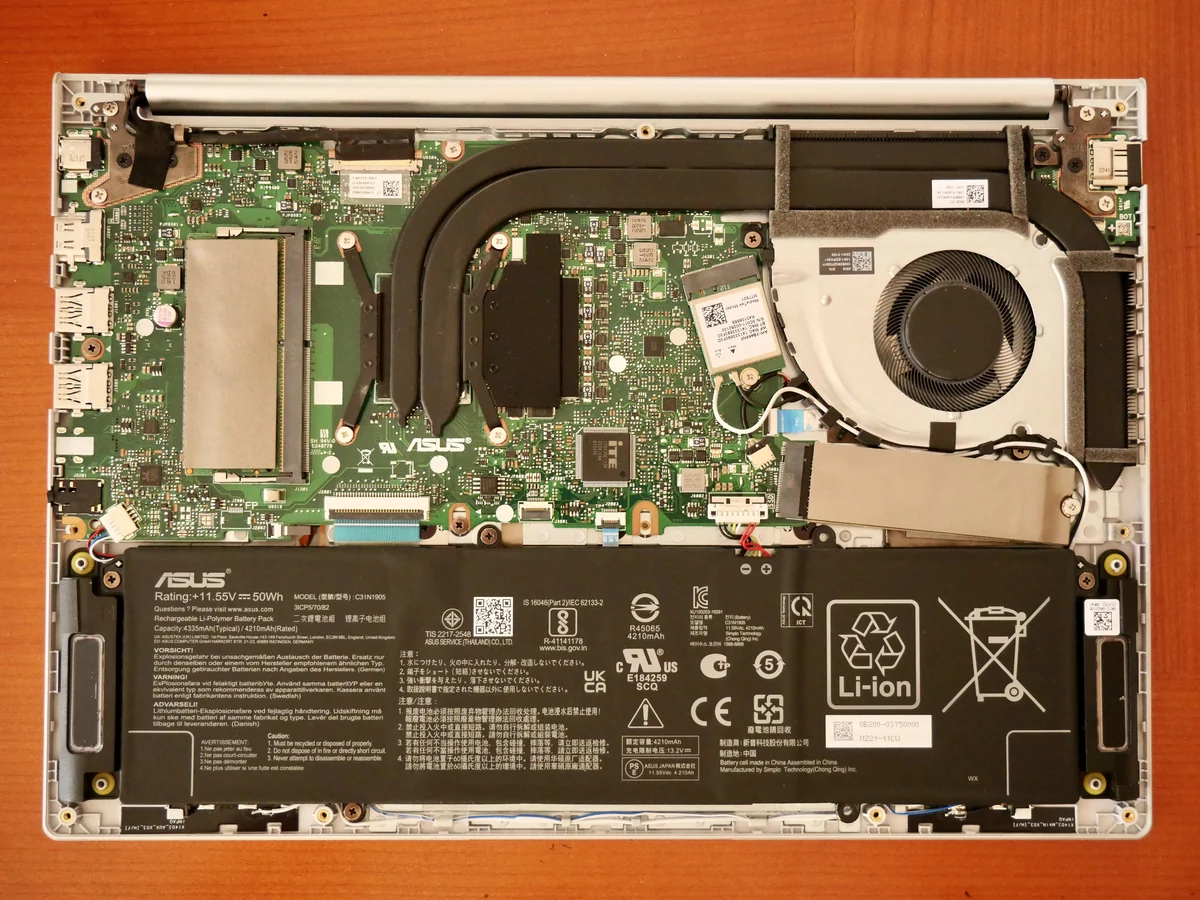 ASUS Vivobook S14-24 © © Nathan Le Gohlisse pour Clubic