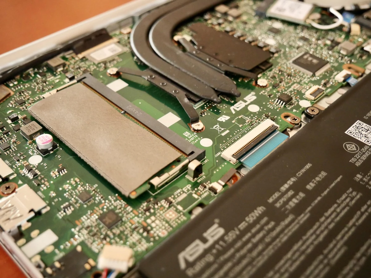 ASUS Vivobook S14-27 © © Nathan Le Gohlisse pour Clubic