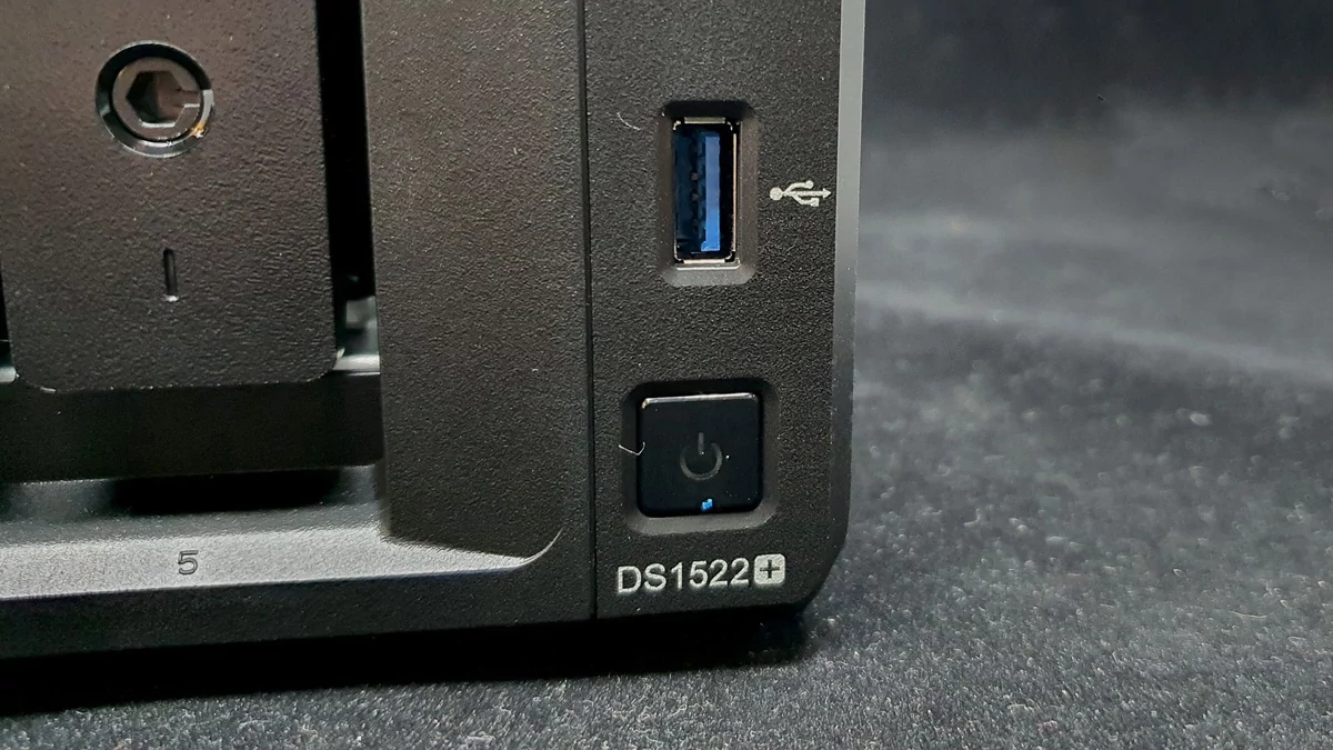 Synology DS1522+ © Nerces