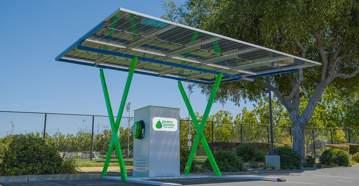Cet auvent solaire pourrait bientôt charger votre voiture à la maison