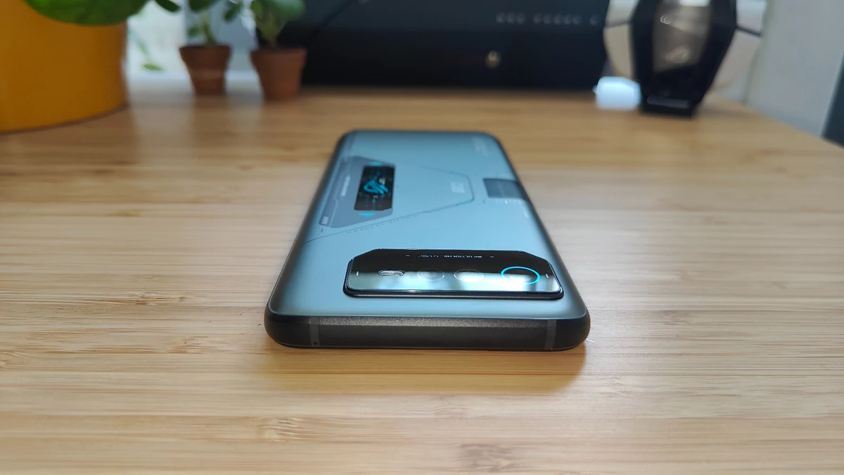 Asus ROG Phone 6D Ultimate © © Christelle Perret pour Clubic