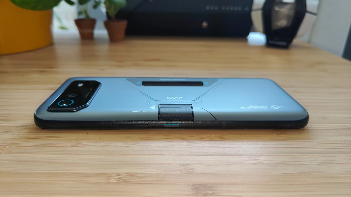 Asus ROG Phone 6D Ultimate © © Christelle Perret pour Clubic